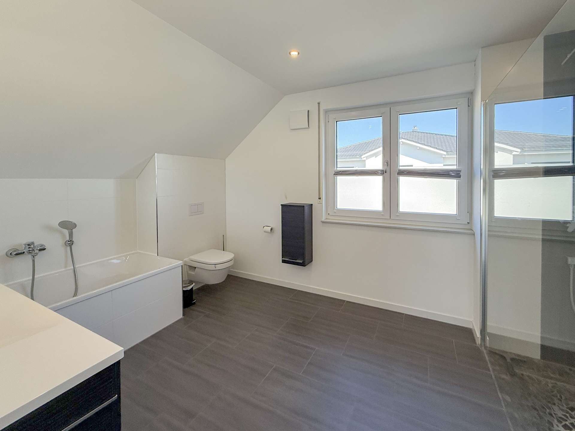 2018 gebaut | Massivhaus | ca. 1000 m² Grundstück | Kamin | Fußbodenheizung | u.v.m. – Schönwölkau – Vorschaubild 14