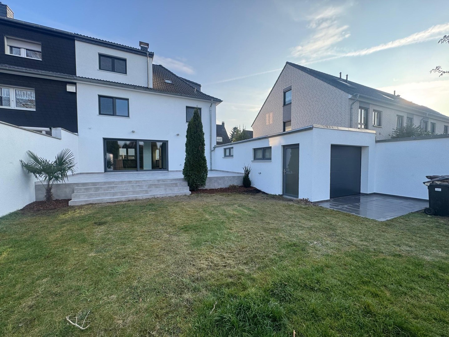 Leverkusen Waldsiedlung Hell Modern 6-Zimmer Bezugsfertig – Leverkusen – Bild 1 von 23