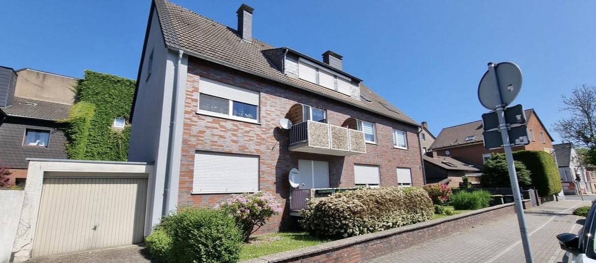 Schöne 3,5 Zimmer Wohnung mit Balkon und Einbauküche