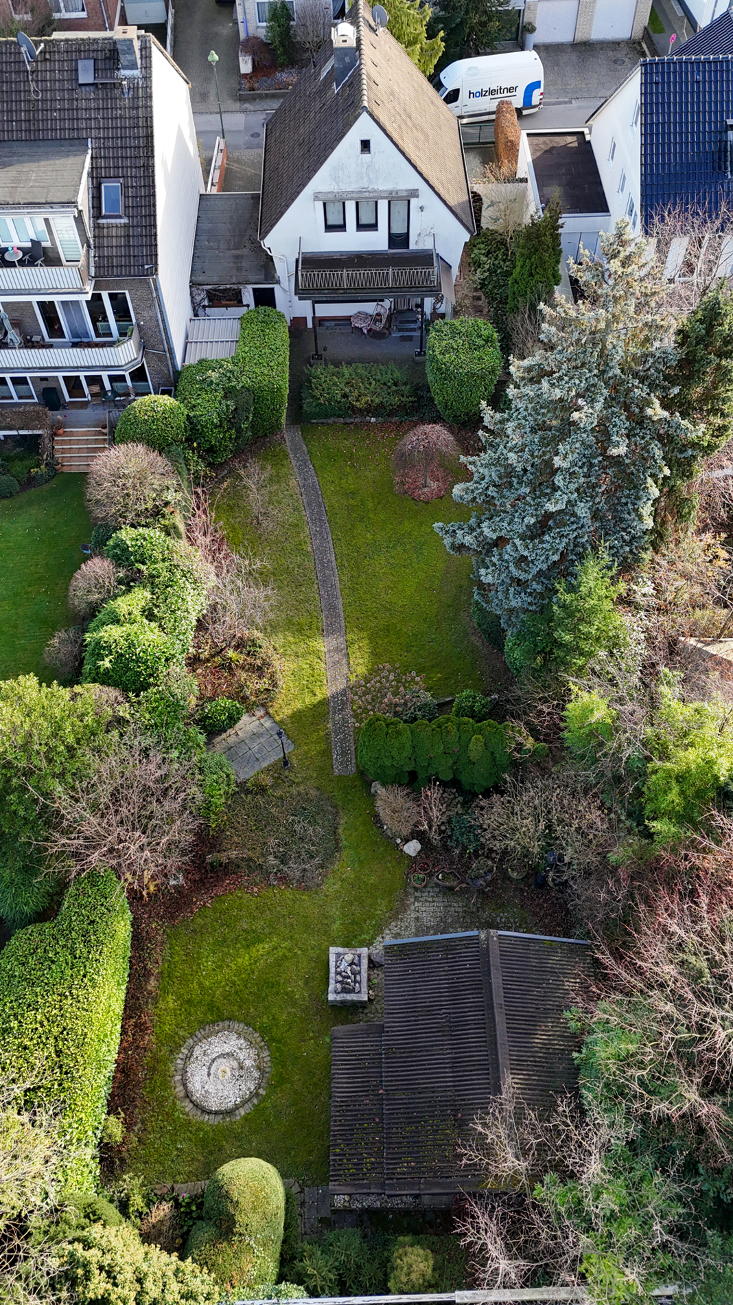 Freistehendes Einfamilienhaus mit großem Garten