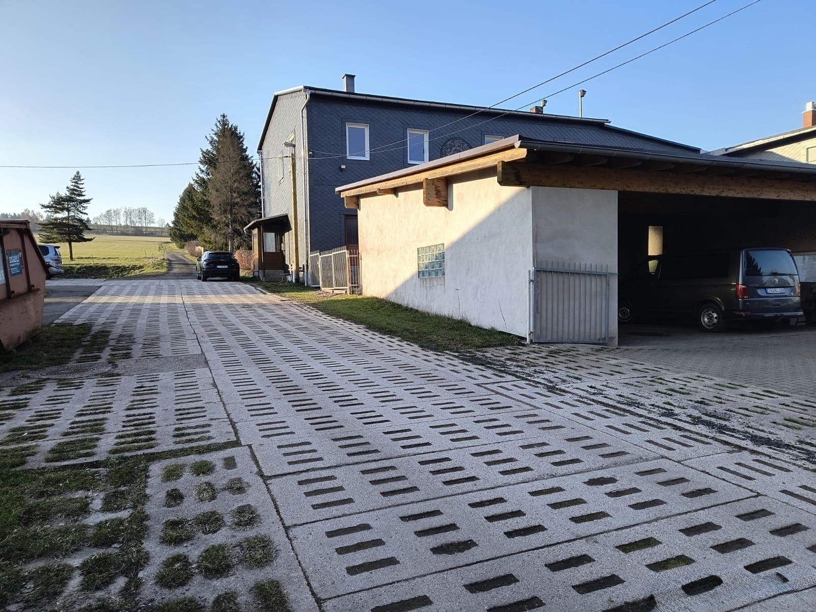 bg