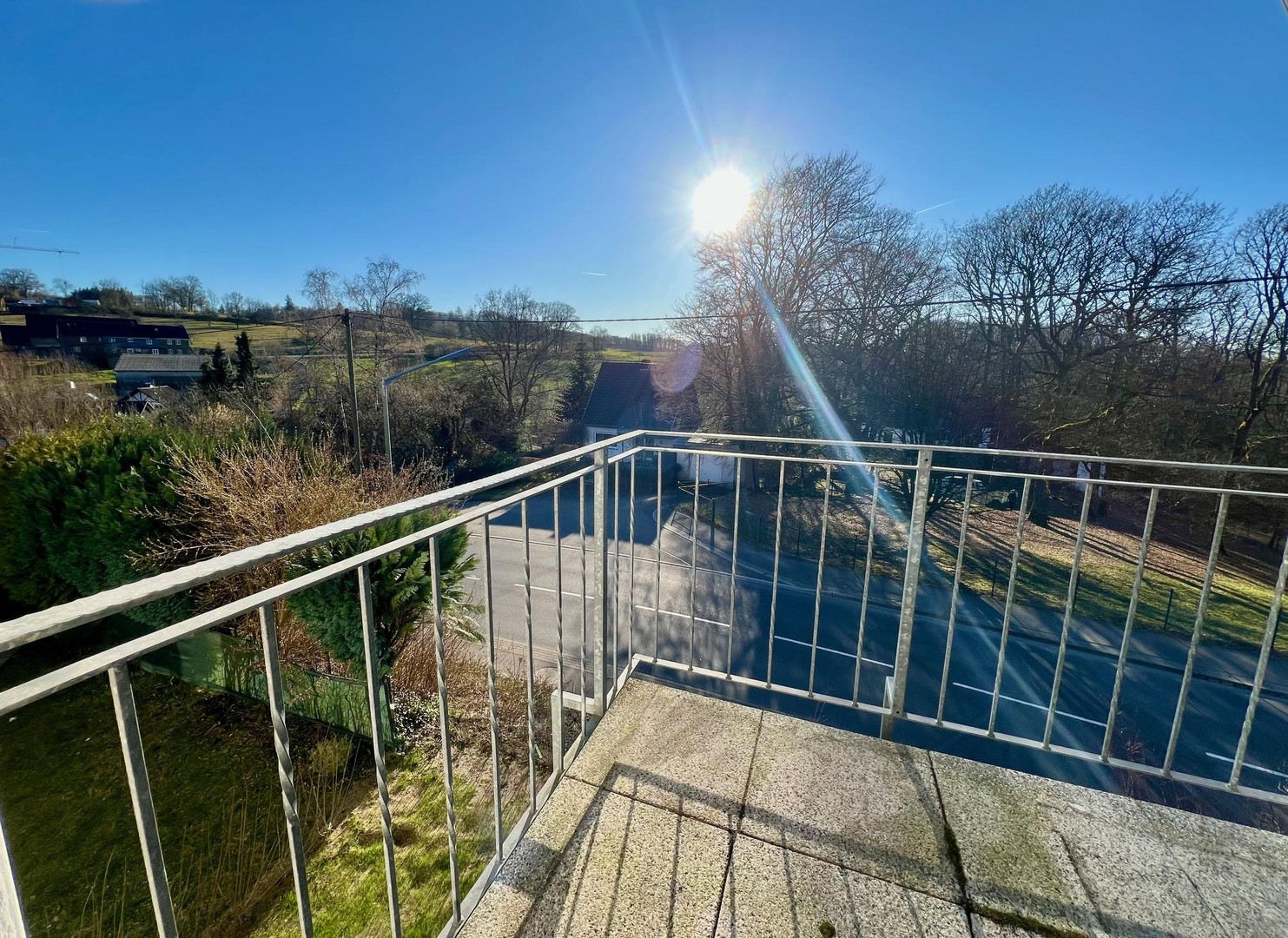 Sonnige, freundliche 3 Zimmer Wohnung mit Südwestbalkon