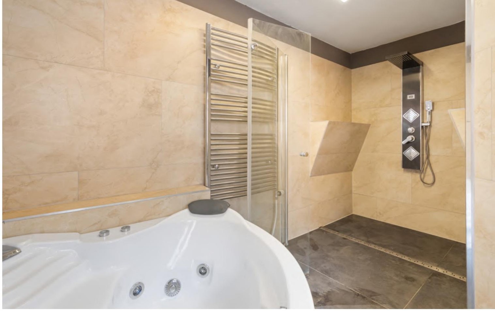 Property thumbnail 11