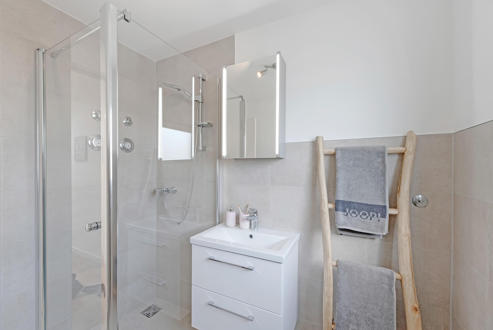 Property thumbnail 9