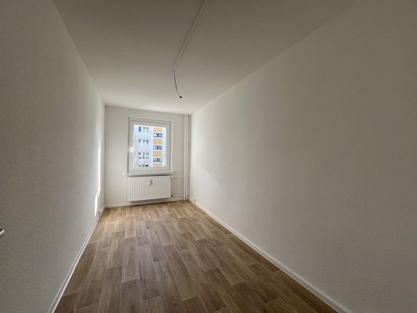 Frisch sanierte Erdgeschosswohnung mit Balkon direkt am Stadtpark für Naturliebhaber – Chemnitz – Vorschaubild 4