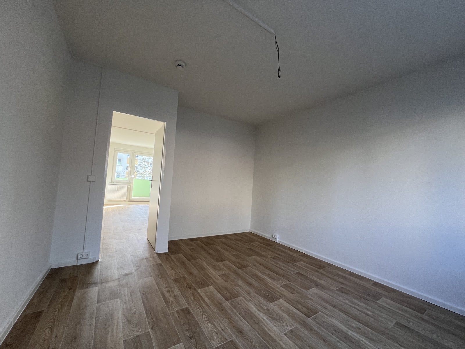 Frisch sanierte Erdgeschosswohnung mit Balkon direkt am Stadtpark für Naturliebhaber – Chemnitz – Vorschaubild 8