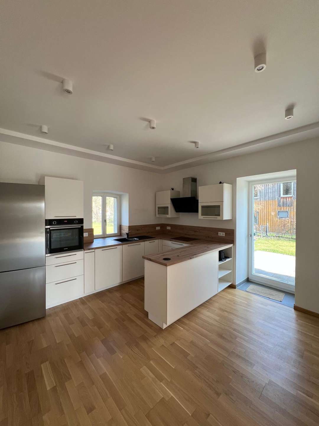 Property thumbnail 2