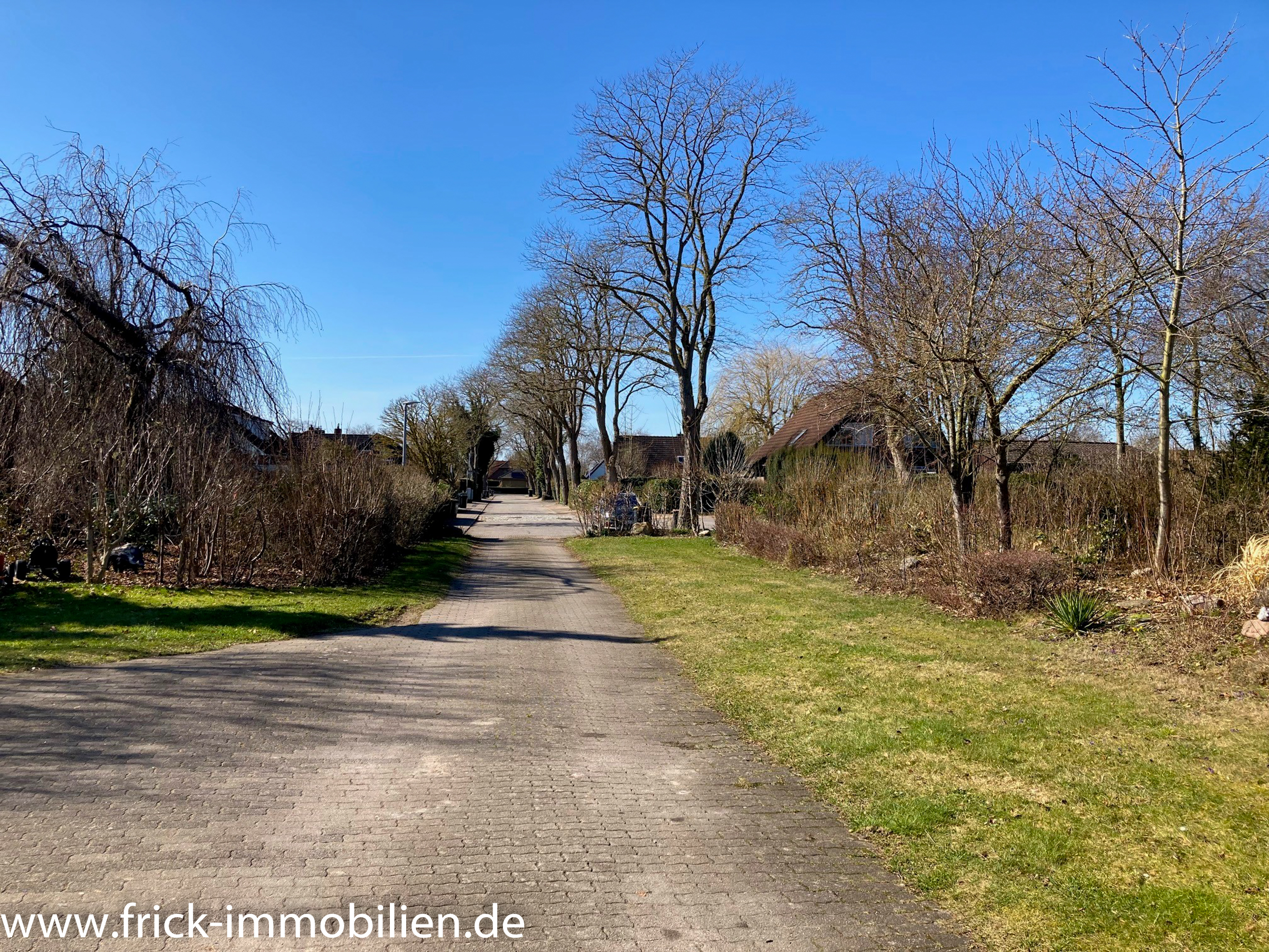 Großes Wohnhaus mit Garage und parkähnlichem Garten – Oldenburg in Holstein – Vorschaubild 7