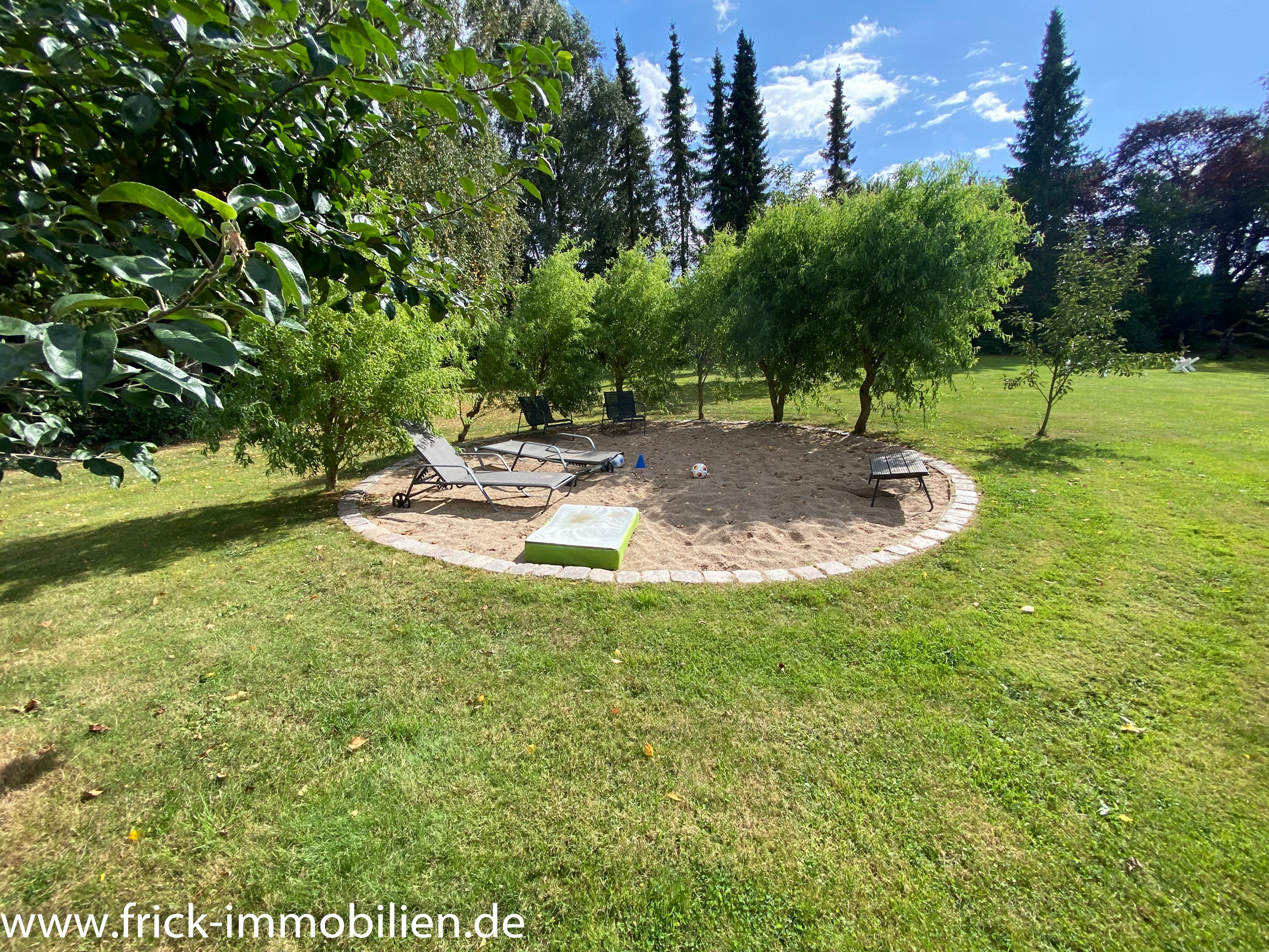 Großes Wohnhaus mit Garage und parkähnlichem Garten – Oldenburg in Holstein – Vorschaubild 13