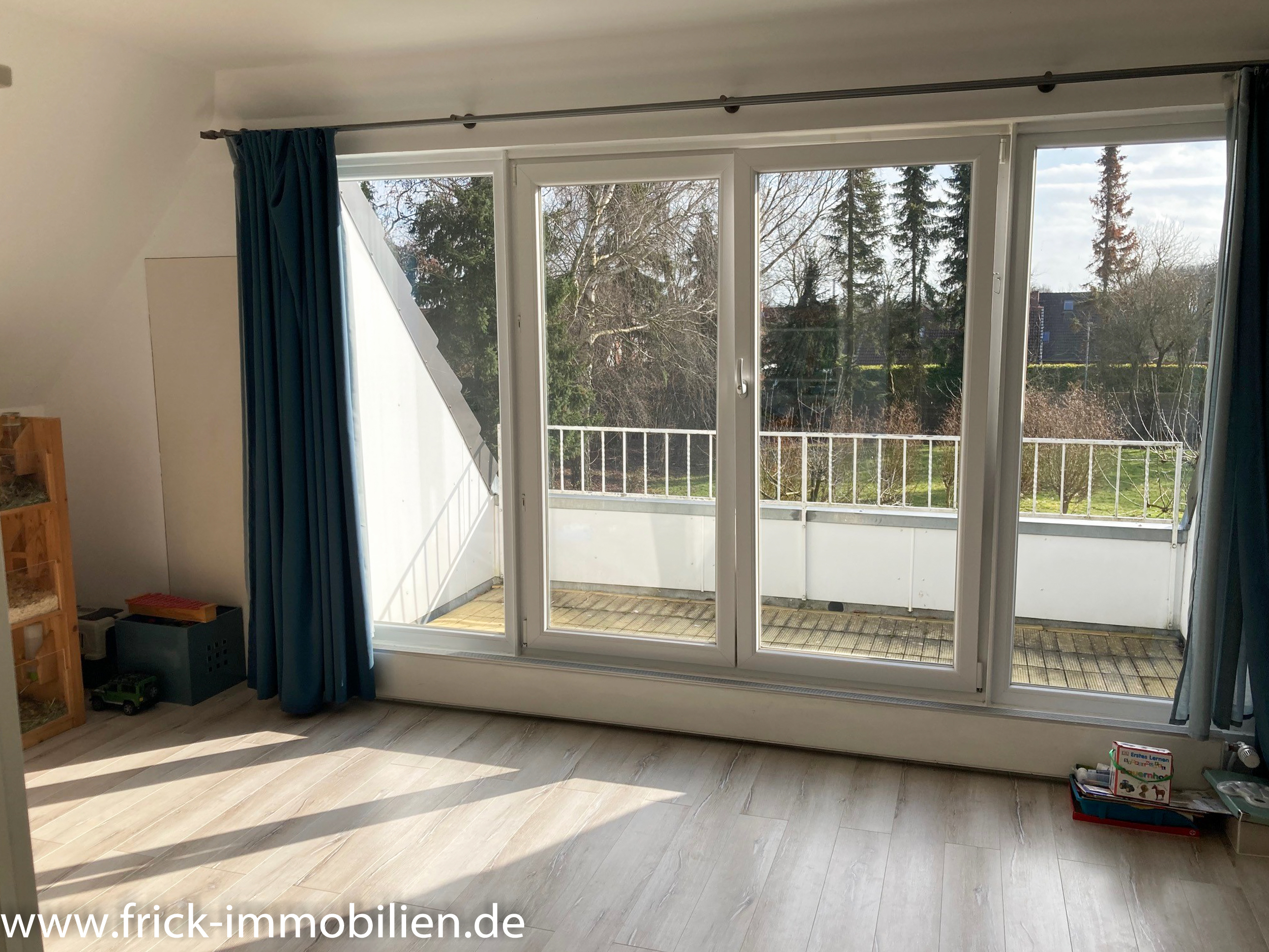 Großes Wohnhaus mit Garage und parkähnlichem Garten – Oldenburg in Holstein – Vorschaubild 24
