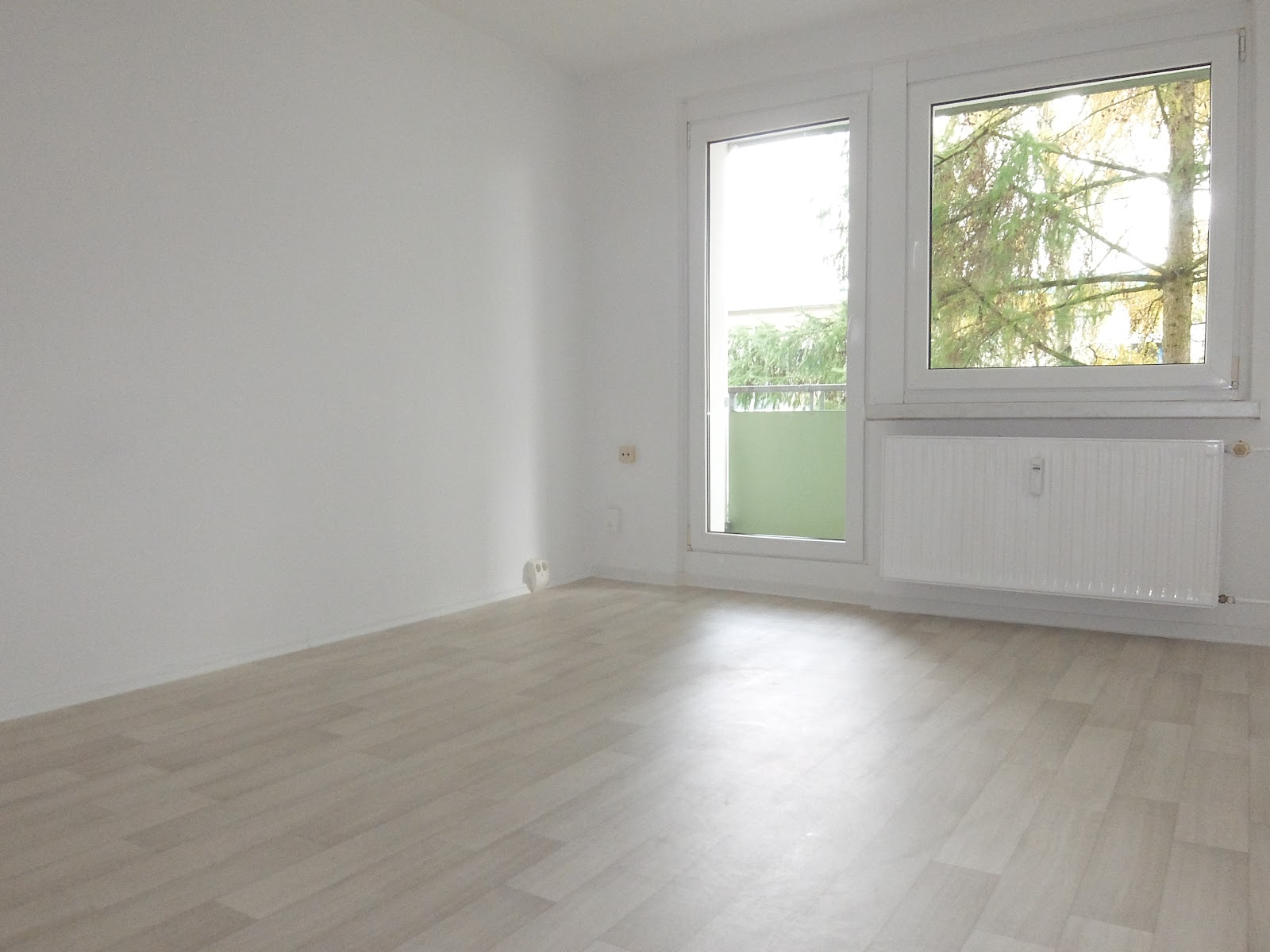 Komfort für Singles & Paare: Frisch sanierte Erdgeschosswohnung mit Balkon und Tageslichtbad – Chemnitz – Vorschaubild 4