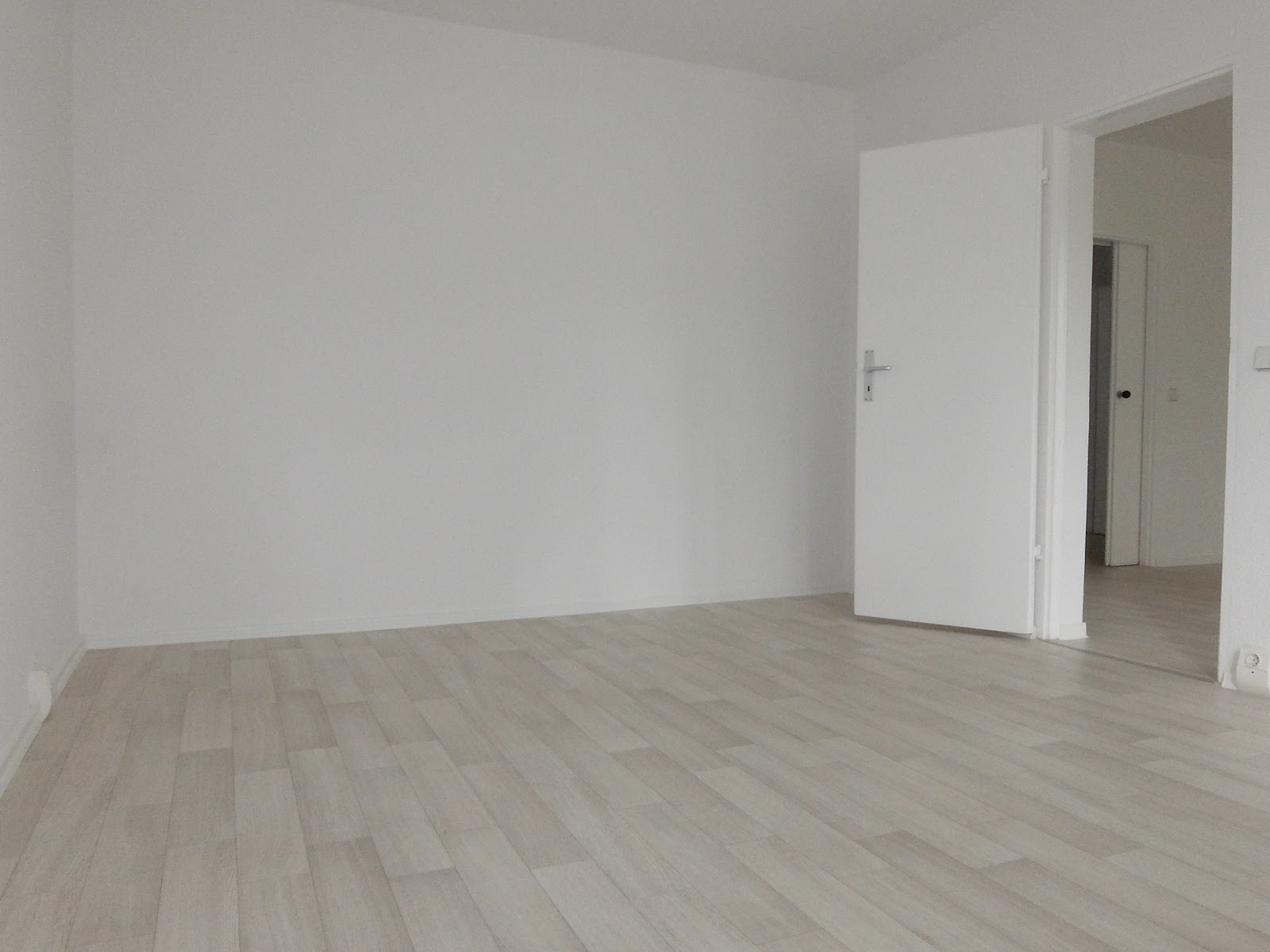Komfort für Singles & Paare: Frisch sanierte Erdgeschosswohnung mit Balkon und Tageslichtbad – Chemnitz – Vorschaubild 6