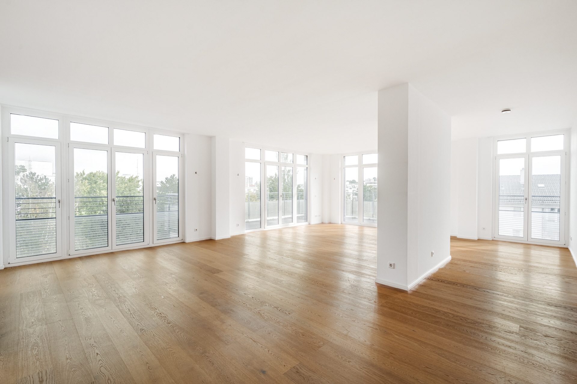AIGNER - Exklusives Wohnen auf einer ganzen Etage: 342 m² mit tollem Schnitt in Schwabing