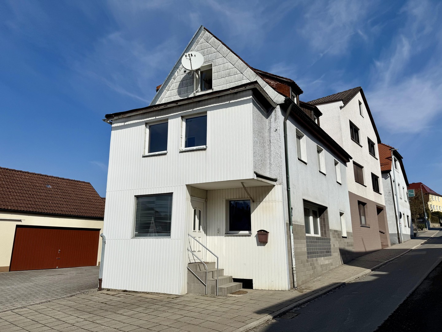 Einfamilienhaus mit 6 Zimmern - 126m2 - zentrale Lage nahe Basilika - von Privat
