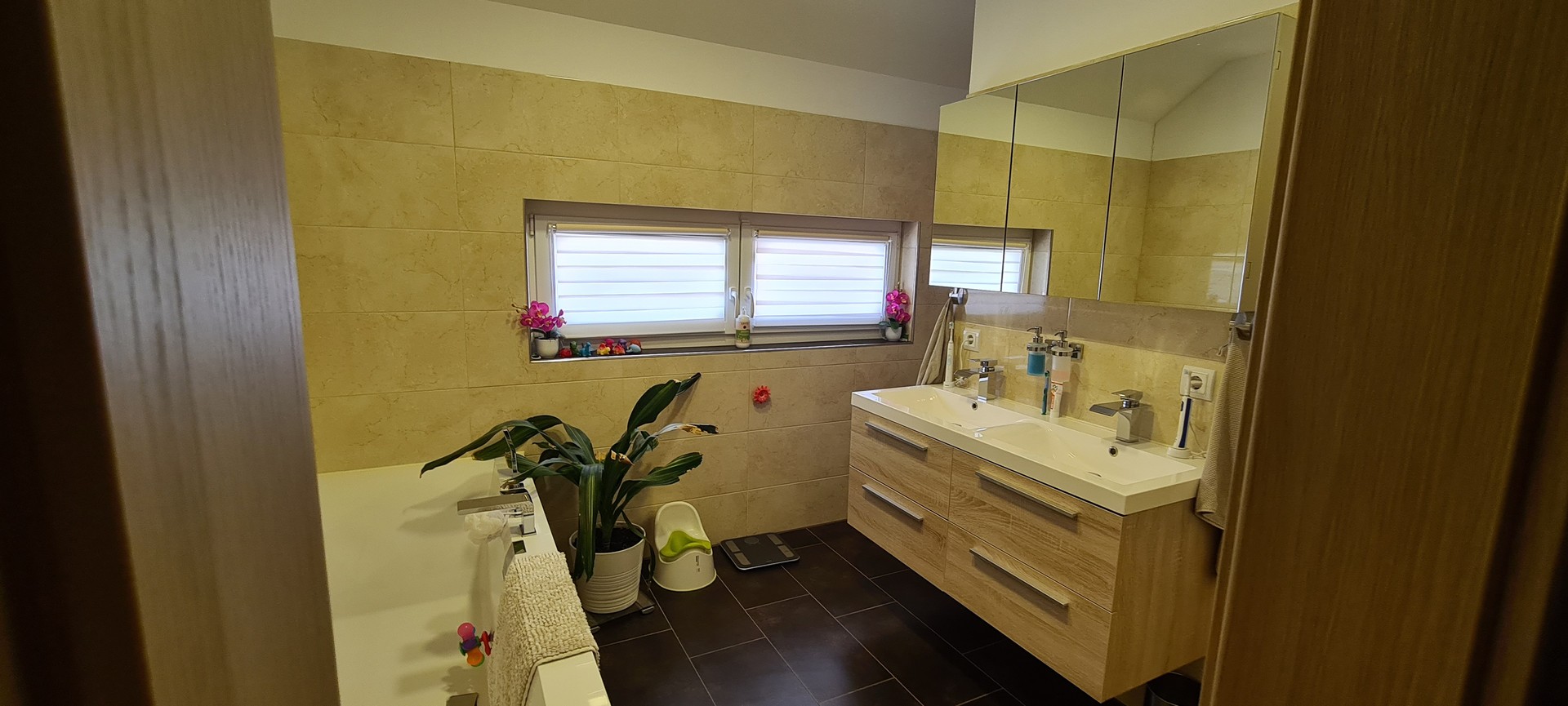 Property thumbnail 12