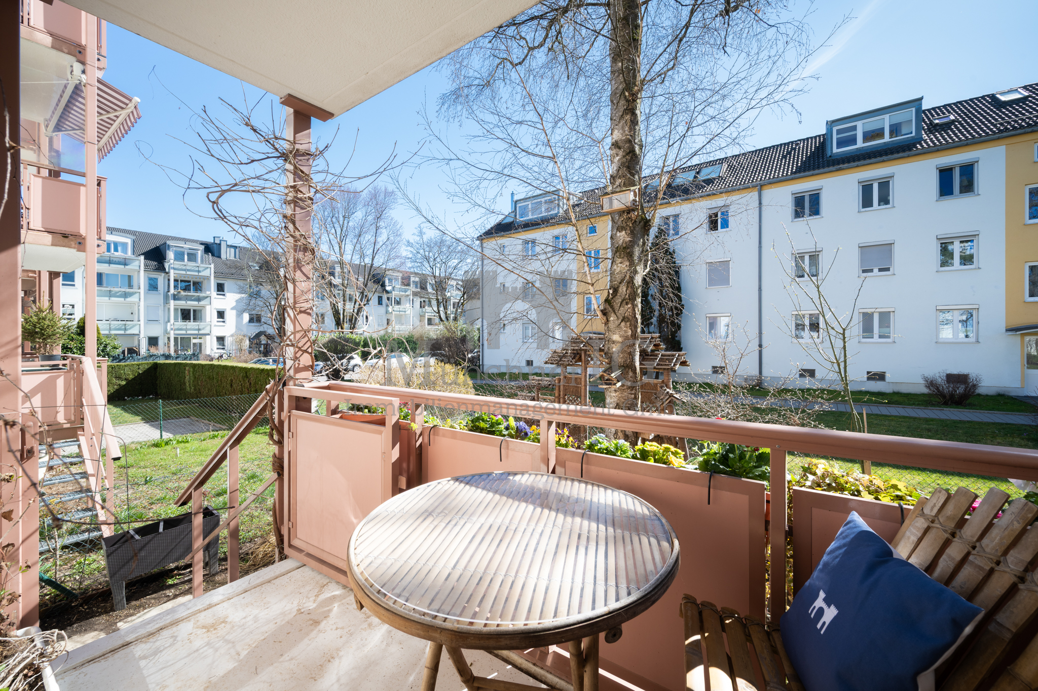 MÜNCHNER IG: Schicke 2-Zimmer-Wohnung mit Balkon & eigenem Garten in ruhiger Wohnlage!