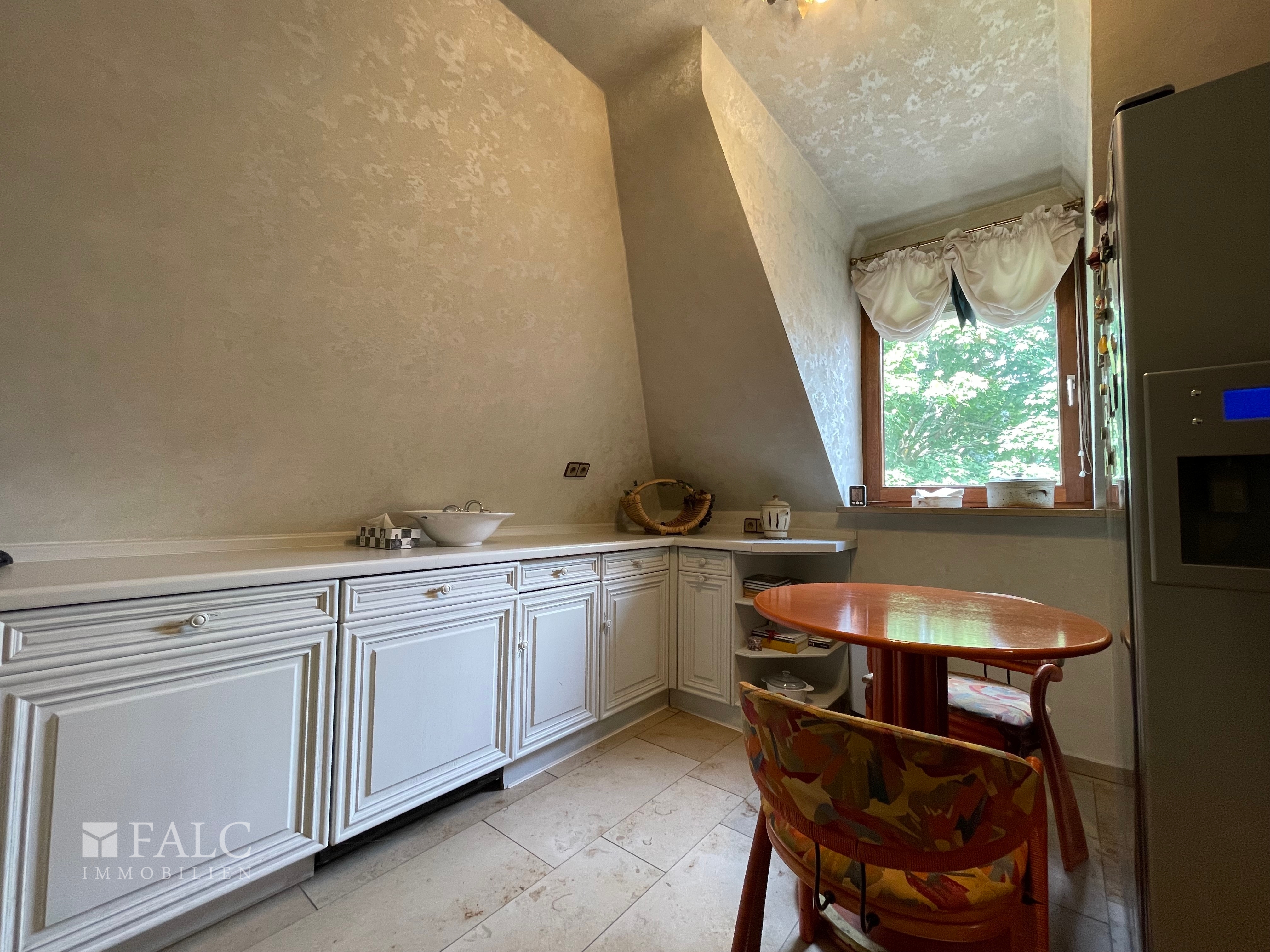 Exklusive Maisonette-Wohnung in Nürnbergs begehrter Lage - Wohnen auf zwei Ebenen! – Nürnberg / Zerzabelshof – Vorschaubild 10