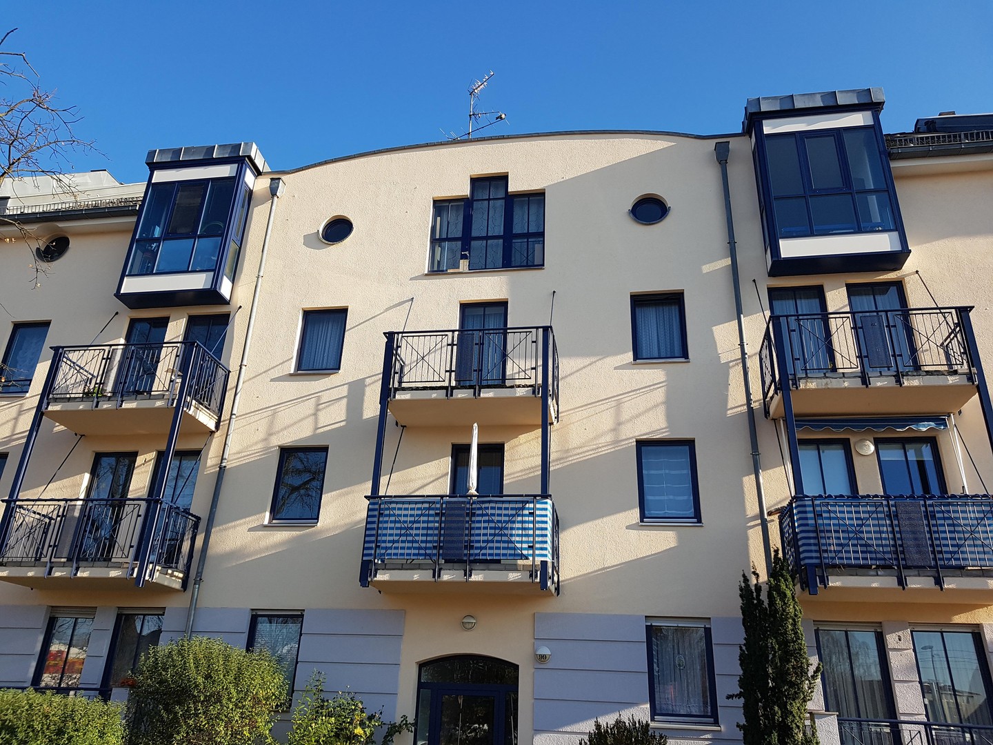 Property thumbnail 2