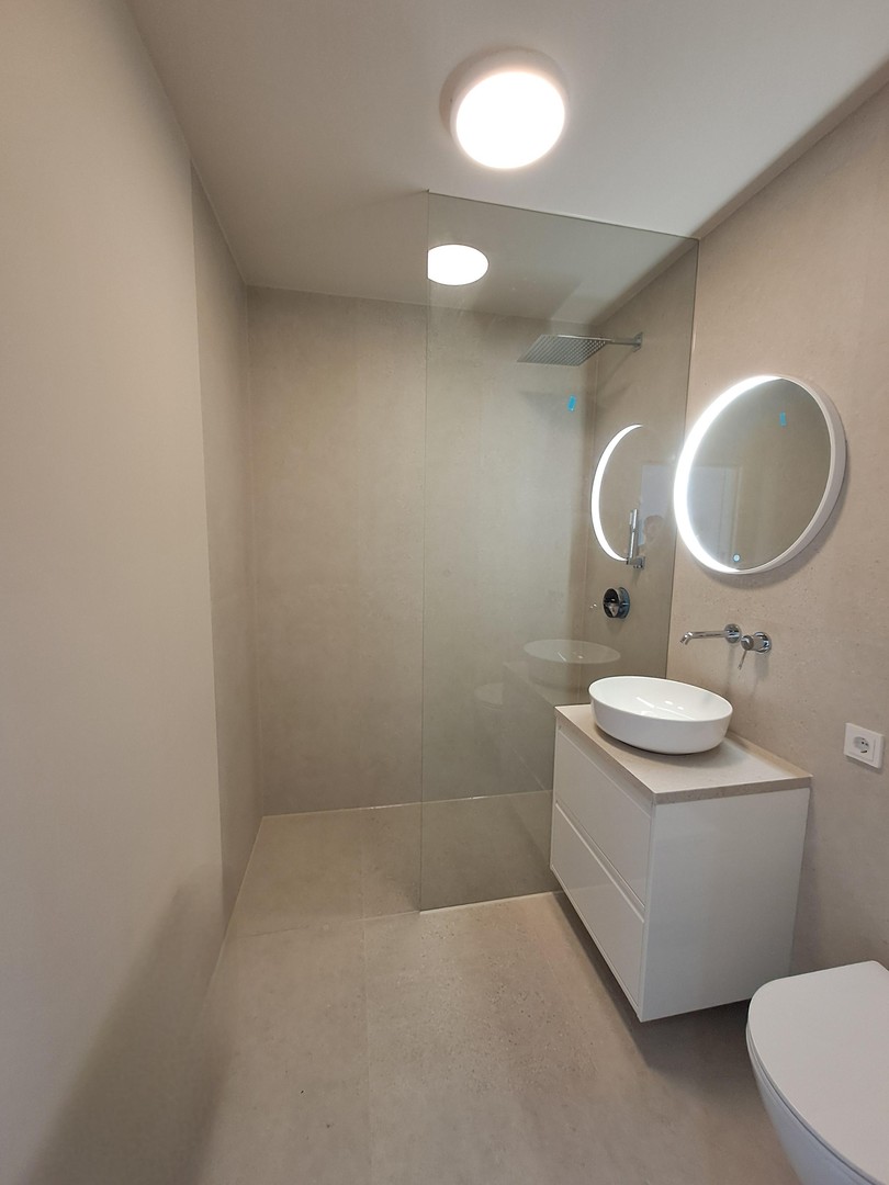 Elegantes LUXUS 1,5 Zimmer Apartment hochwertigst kpl. saniert, Parkett, Vollküche, Traumausblick