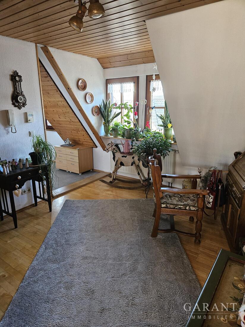 Zweifamilienhaus mit möglicher Gewerbeeinheit, Außengebäuden und traumhaft schönem Gartenpark – Empfingen – Vorschaubild 5