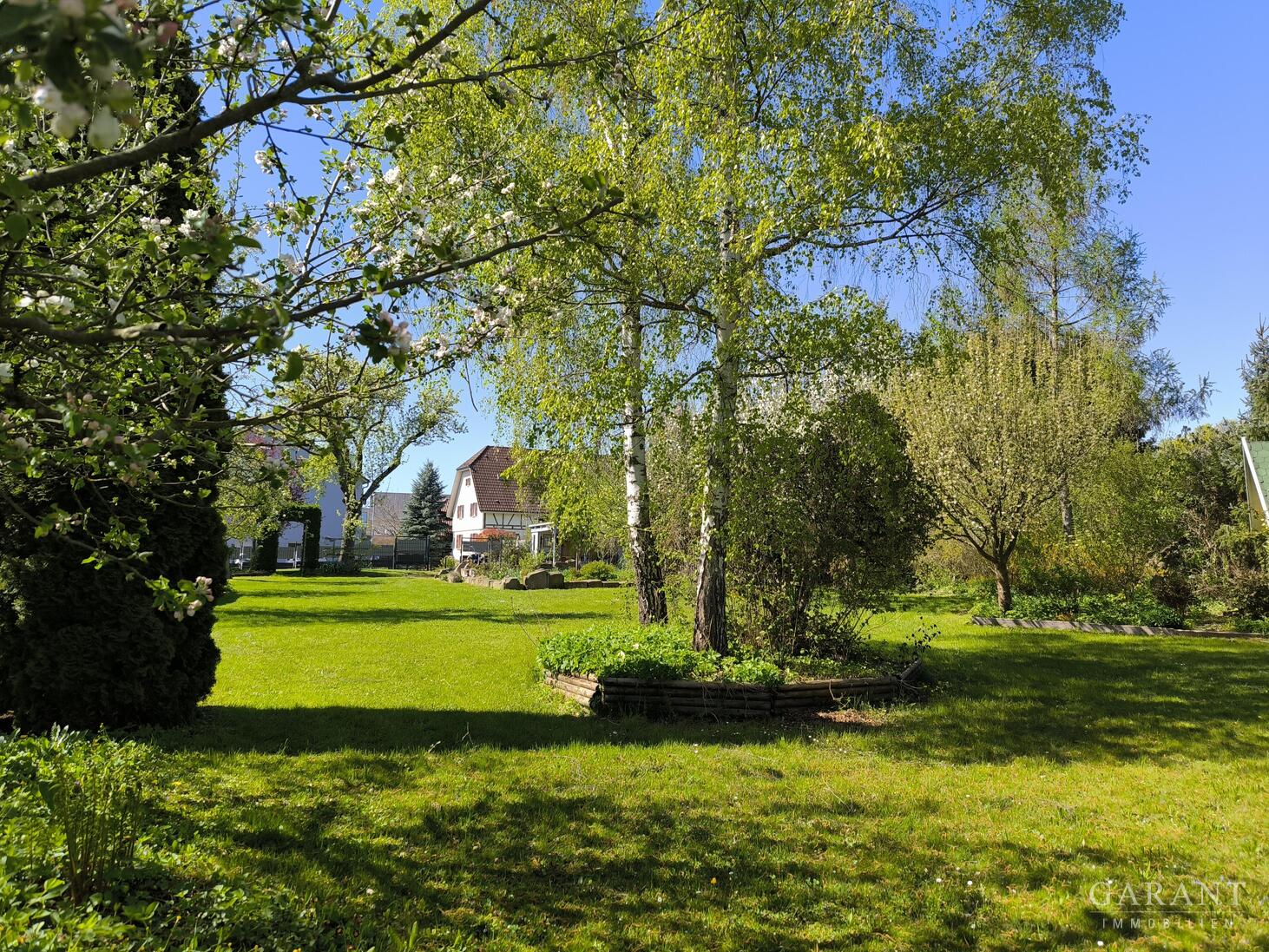 Zweifamilienhaus mit möglicher Gewerbeeinheit, Außengebäuden und traumhaft schönem Gartenpark – Empfingen – Vorschaubild 15