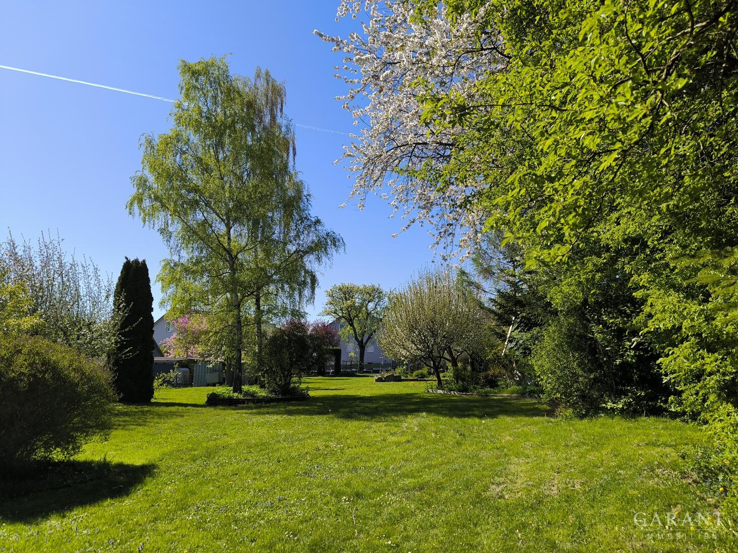 Zweifamilienhaus mit möglicher Gewerbeeinheit, Außengebäuden und traumhaft schönem Gartenpark – Empfingen – Vorschaubild 16