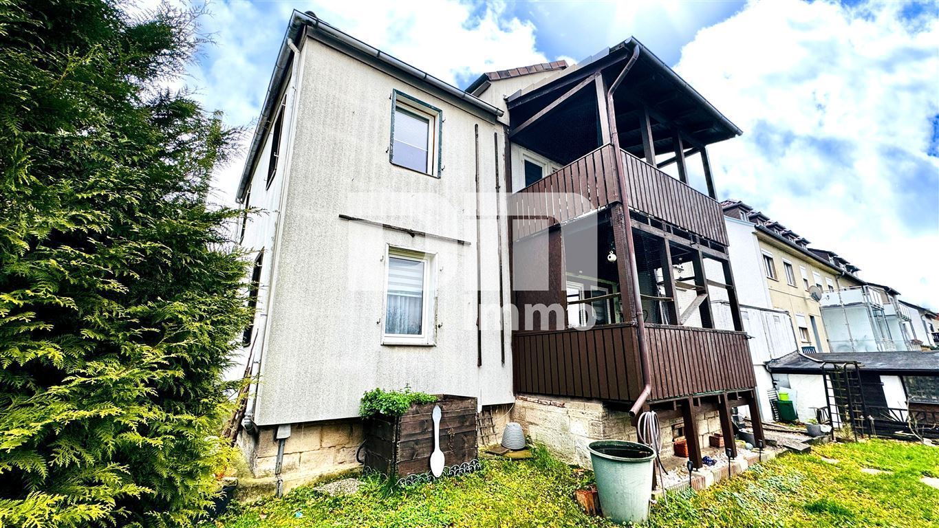 Schönes Ein- bis Zweifamilienhaus mit Gartenbereich, Terrasse + Balkon und Doppelgarage – Kassel – Bild 1 von 32
