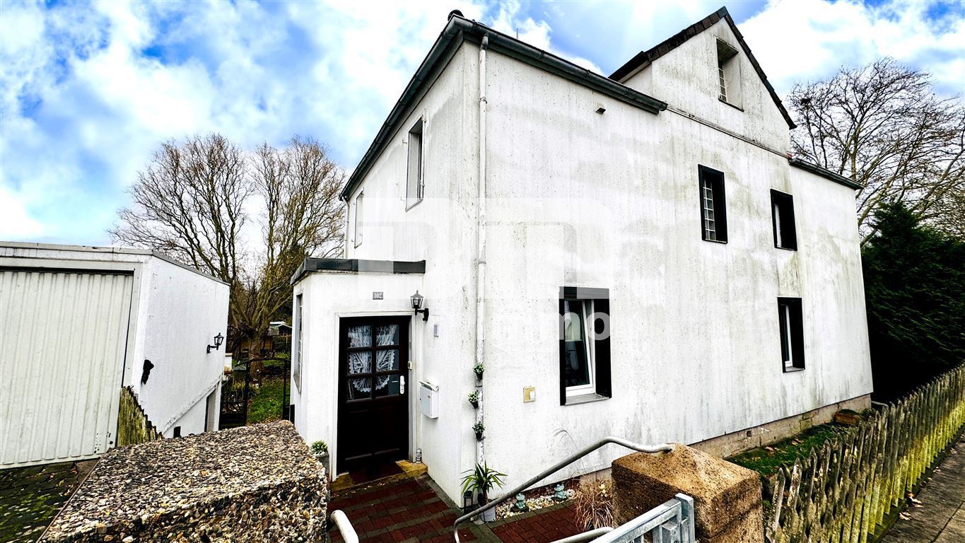 Schönes Ein- bis Zweifamilienhaus mit Gartenbereich, Terrasse + Balkon und Doppelgarage – Kassel – Vorschaubild 4