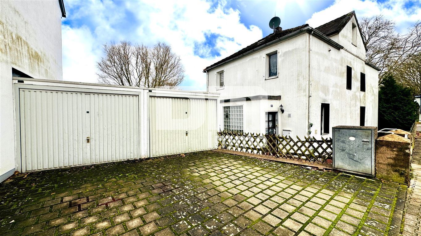 Schönes Ein- bis Zweifamilienhaus mit Gartenbereich, Terrasse + Balkon und Doppelgarage – Kassel – Vorschaubild 6