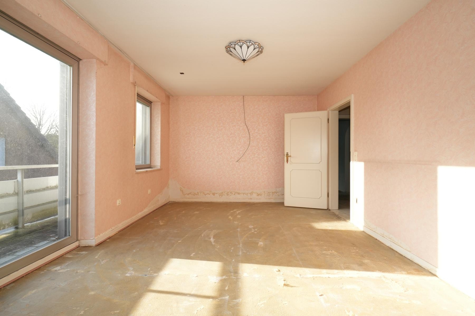 Alt Rahm, großzügiges renovierungsbedürftiges Einfamilienhaus mit Einliegerwohnung u. separatem Büro – Duisburg / Rahm – Vorschaubild 18
