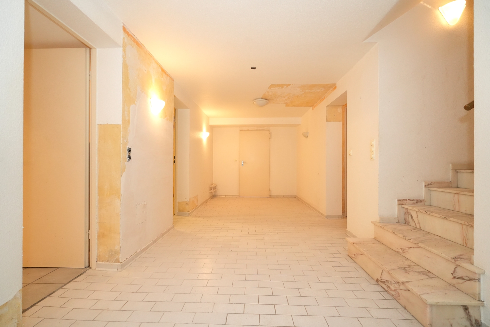 Alt Rahm, großzügiges renovierungsbedürftiges Einfamilienhaus mit Einliegerwohnung u. separatem Büro – Duisburg / Rahm – Vorschaubild 36