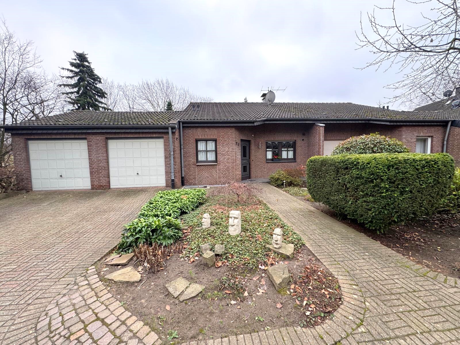 Besondere Doppelhaushälfte mit Garten, Kamin und Doppelgarage in Sackgassenlage von Friemersheim! – Duisburg – Vorschaubild 3