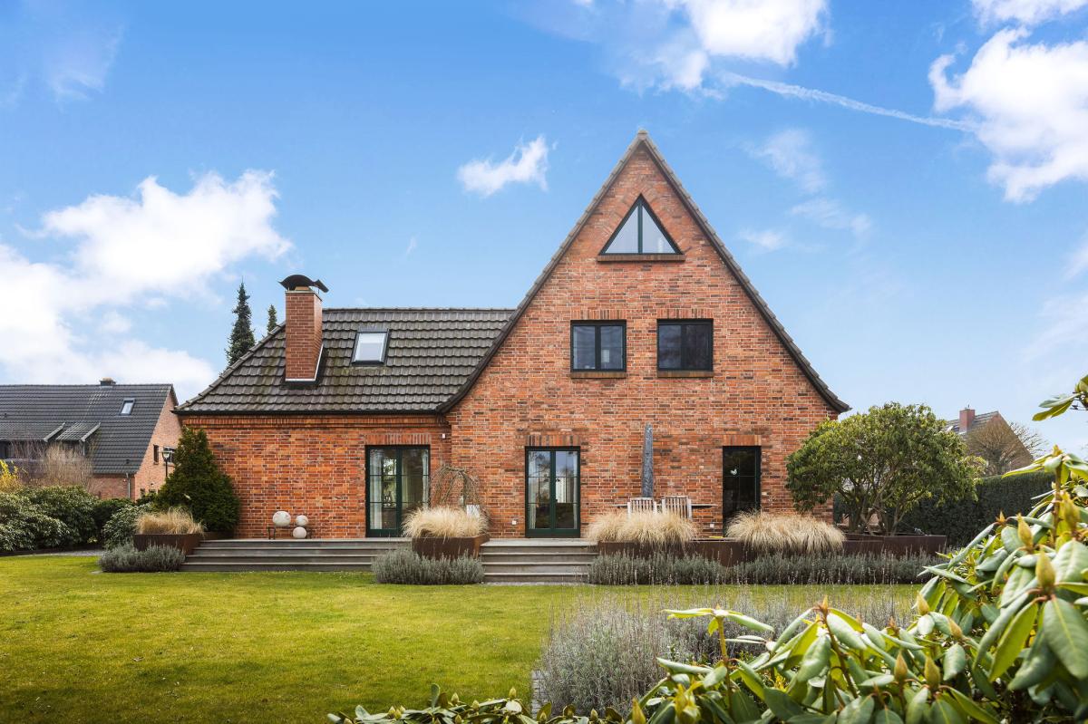 Immobilie in Rechlin - Charmantes Einfamilienhaus mit Geschichte und modernem Wohnkomfort in idyllischer Lage an der Müritz - Bild 1