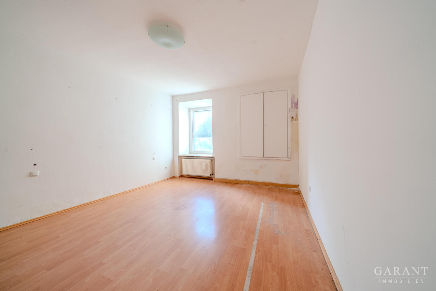 Zentrale Lage in Augsburg, Mehrfamilienhaus im Ensembleschutz mit Entwicklungspotenzial – Augsburg – Vorschaubild 5