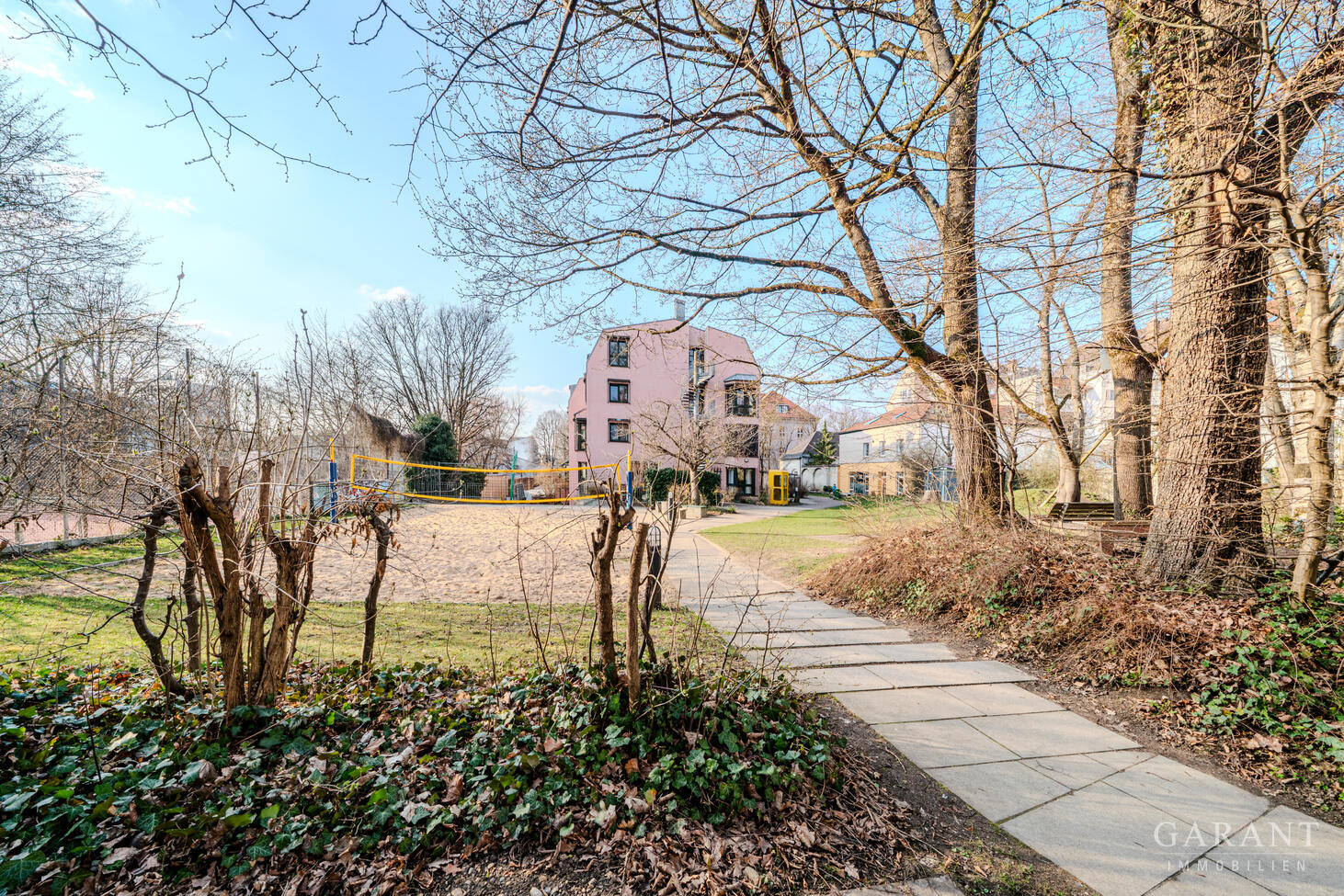 Zentrale Lage in Augsburg, Mehrfamilienhaus im Ensembleschutz mit Entwicklungspotenzial – Augsburg – Vorschaubild 10