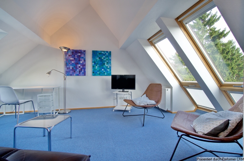 Ansprechend und komplett möblierte Wohnung in sehr schöner Wohnlage, mit Internetzugang und HomeOffice-Raum