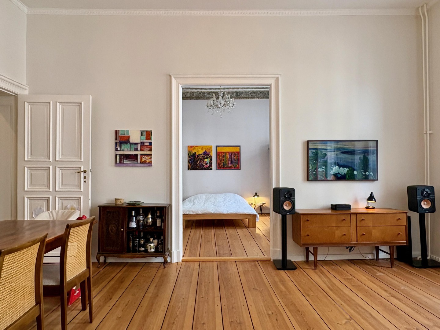 Sanierte 3-Zimmer-Altbauwohnung mit Balkon im Bergmannkiez – unvermietet und provisionsfrei.