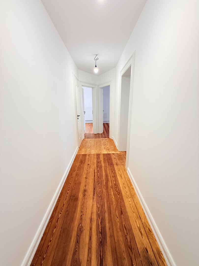 Charmante Altbauwohnung neu interpretiert – 3 Zimmer, Aufzug & hochwertiger Sanierungsstandard