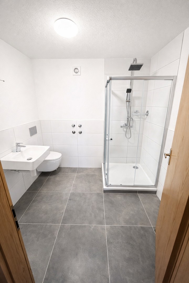 Immobilie in Geroldsgrün - bezugsfreie & helle 2+1 Zimmer Wohnung in Untersteinbach - 100m vom Freibad entfernt - Bild 0