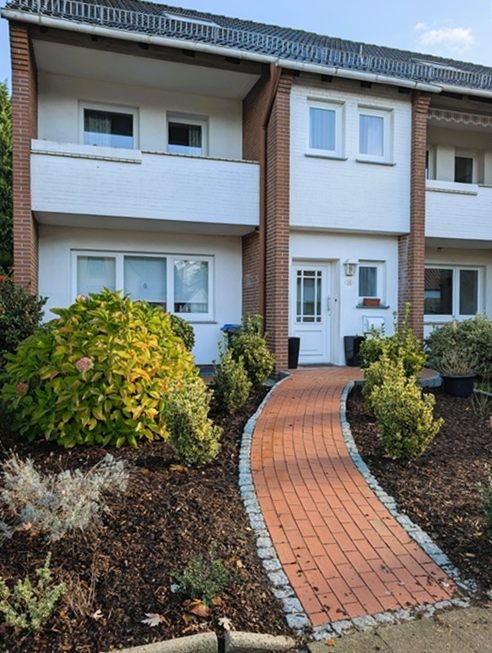 Familienfreundliches Reihenendhaus – Bremen – Bild 1 von 27