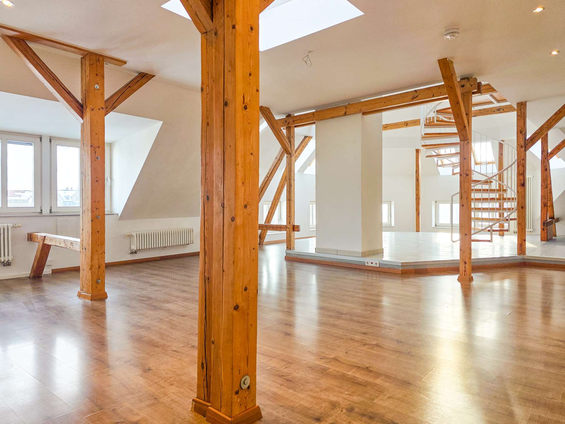 Einzigartig | 360° Dachterrasse | 5 Zimmer | Offene Balkenstruktur | Fußbodenheizung | Kamin – Leipzig – Vorschaubild 6
