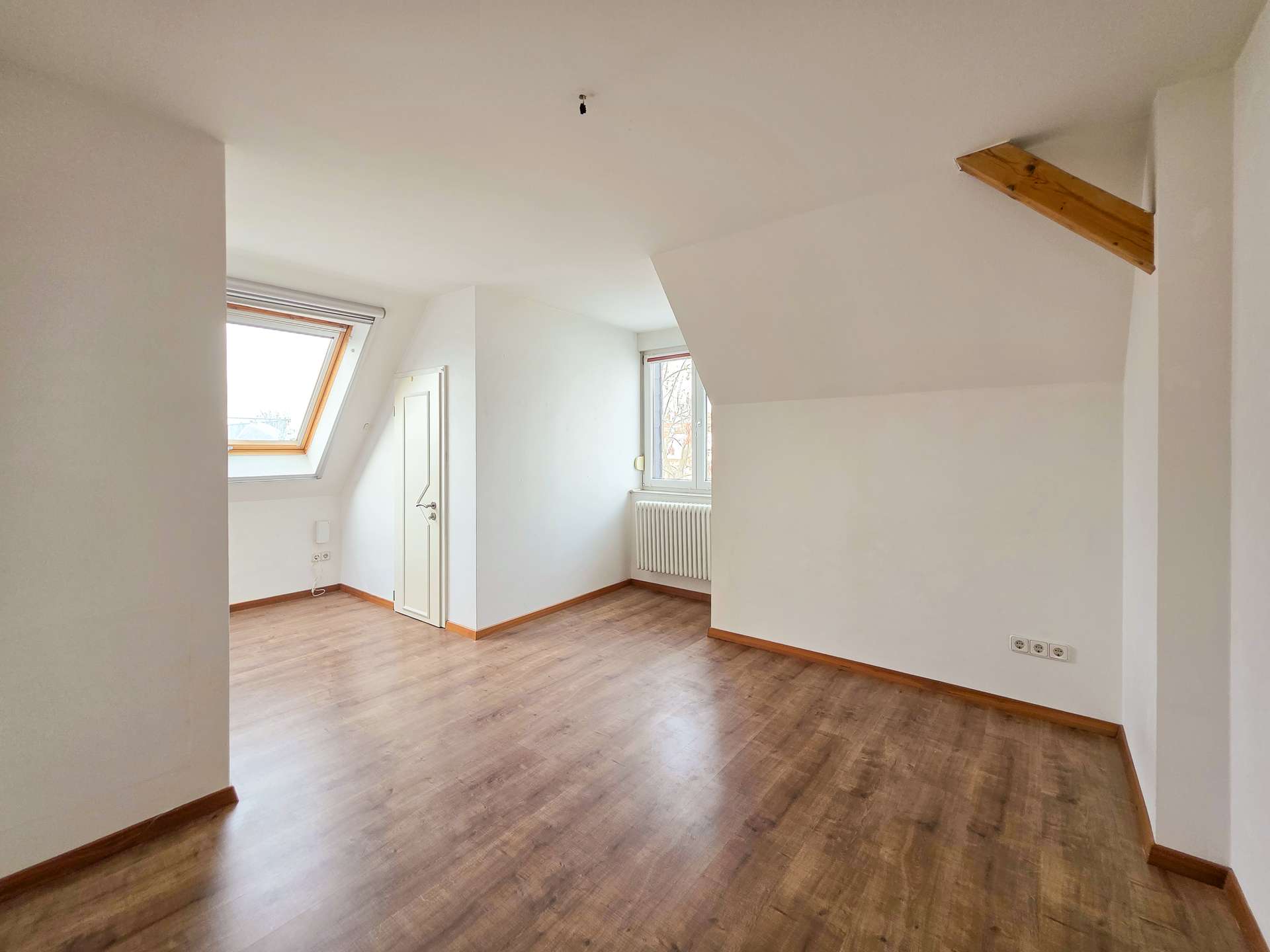 Einzigartig | 360° Dachterrasse | 5 Zimmer | Offene Balkenstruktur | Fußbodenheizung | Kamin – Leipzig – Vorschaubild 9