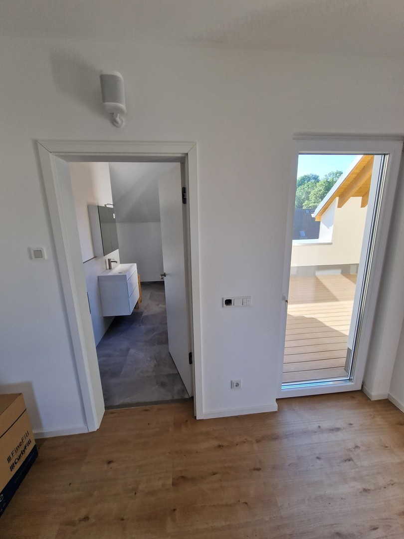 hochwertiges 6-Zimmer-Reihenhaus mit Terrasse, Balkon, Dachloggia, Garage und Smart-Home-Ausstattung – Leipzig – Vorschaubild 3