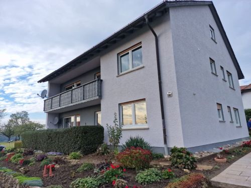 Immobilie in Arnstein - 2-Familienhaus in + ausgebautes Dachgeschoss in Ortsrandlage von 97450 Arnstein-Altbessingen - Bild 0