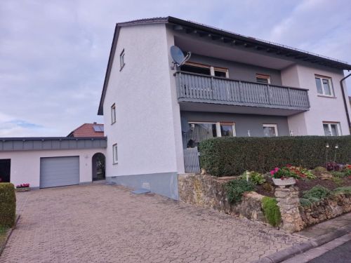 Immobilie in Arnstein - 2-Familienhaus in + ausgebautes Dachgeschoss in Ortsrandlage von 97450 Arnstein-Altbessingen - Bild 4