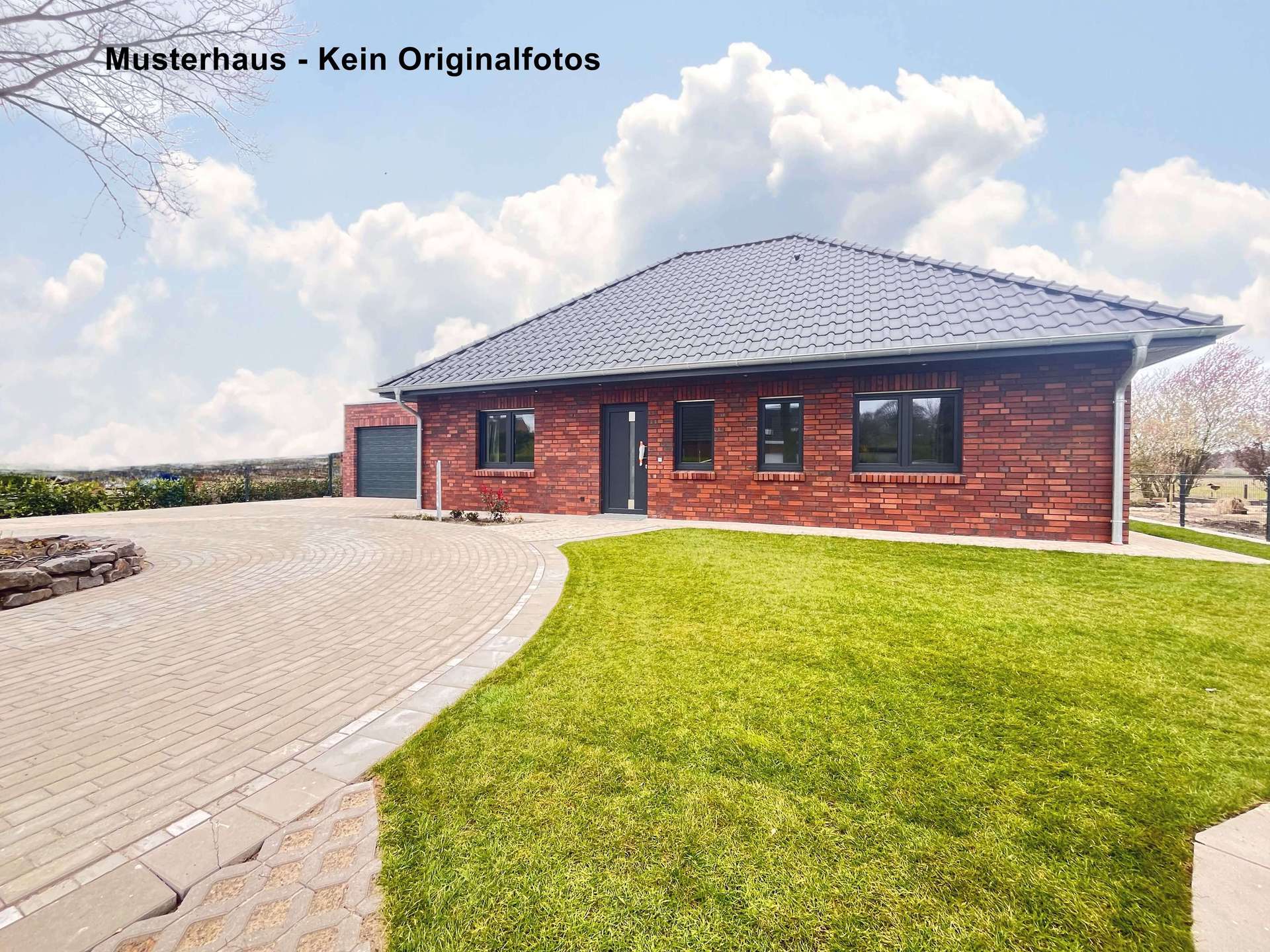 Immobilie in Heede - Provisionsfrei für Käufer: Neubau - Exklusiver Winkelwalmdachbungalow in toller Sackgassenlage! - Bild 1