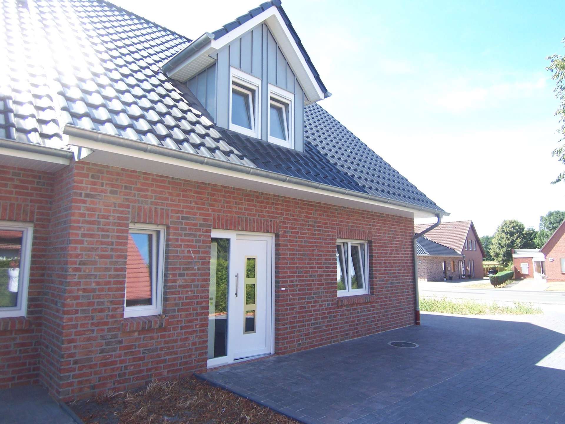 Immobilie in Walchum - Hochwertige Neubau-Doppelhaushälfte in toller Wohnlage - Bild 0