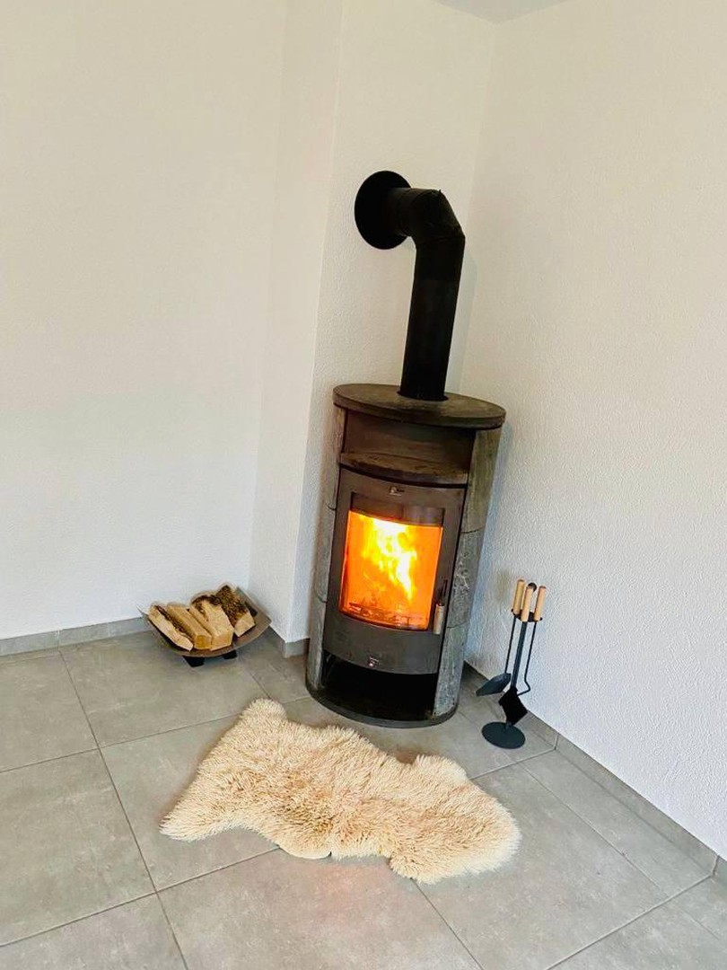 Teilmöbliertes Haus mit 55qm Garten in Schwabing – München – Vorschaubild 6