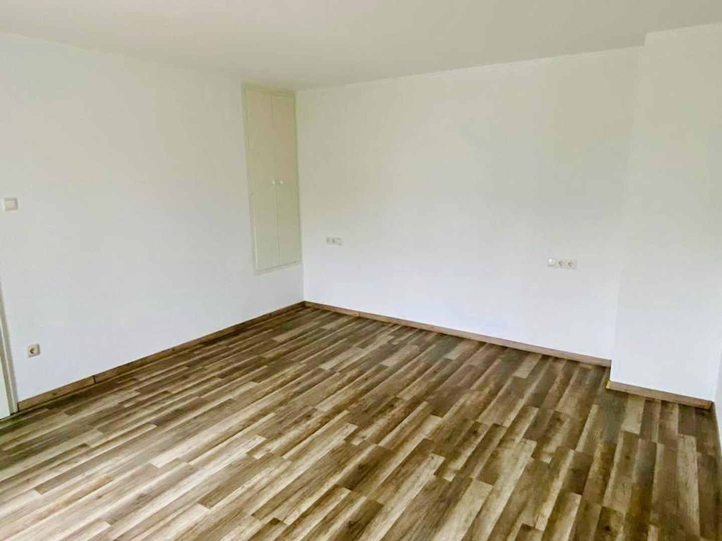 Teilmöbliertes Haus mit 55qm Garten in Schwabing – München – Vorschaubild 8