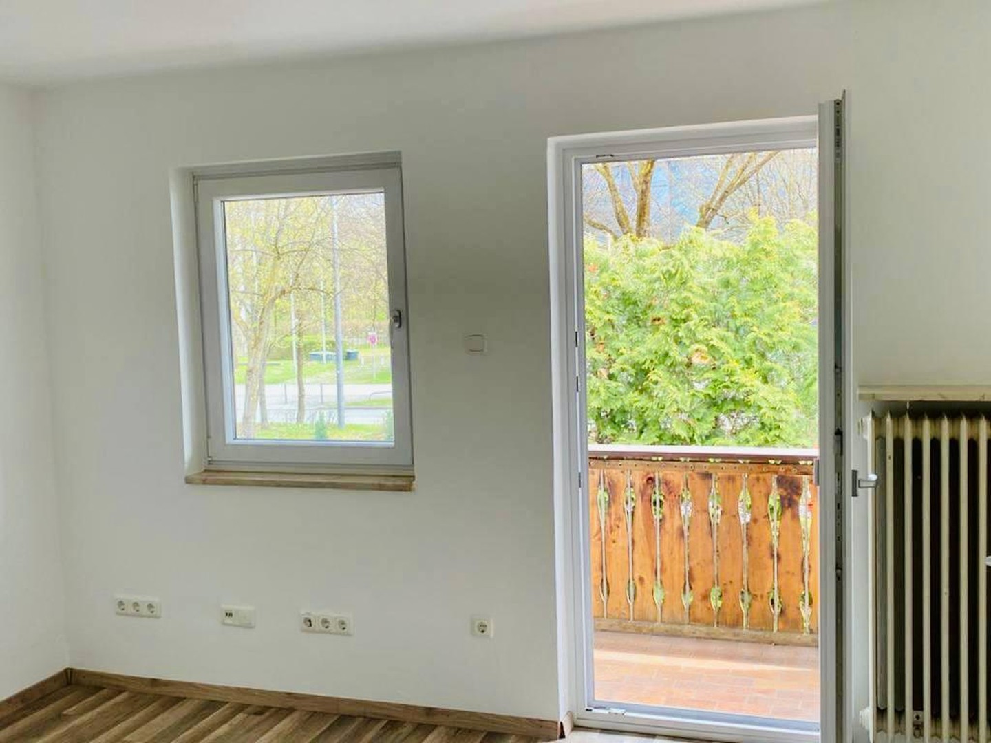 Teilmöbliertes Haus mit 55qm Garten in Schwabing – München – Vorschaubild 9